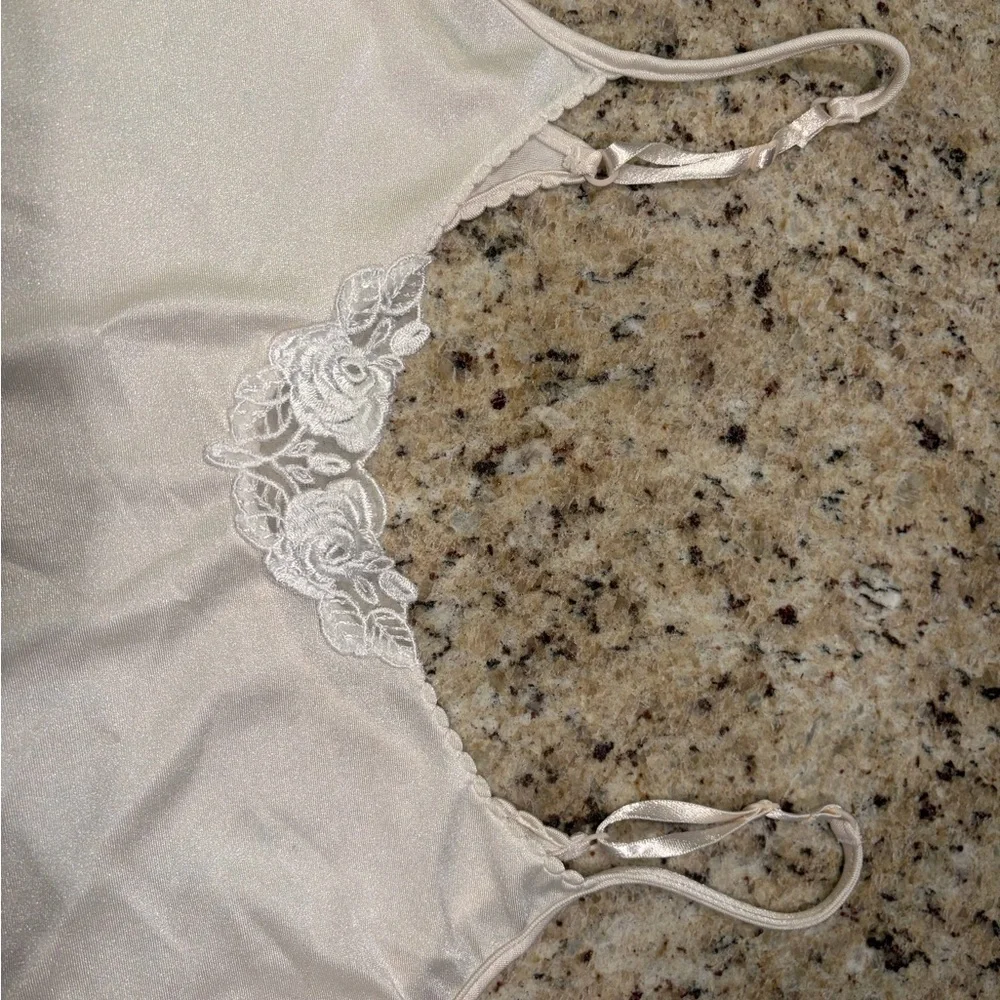 Vintage Cream Satin Camisole with Lace Detail - Picture 3 of 6